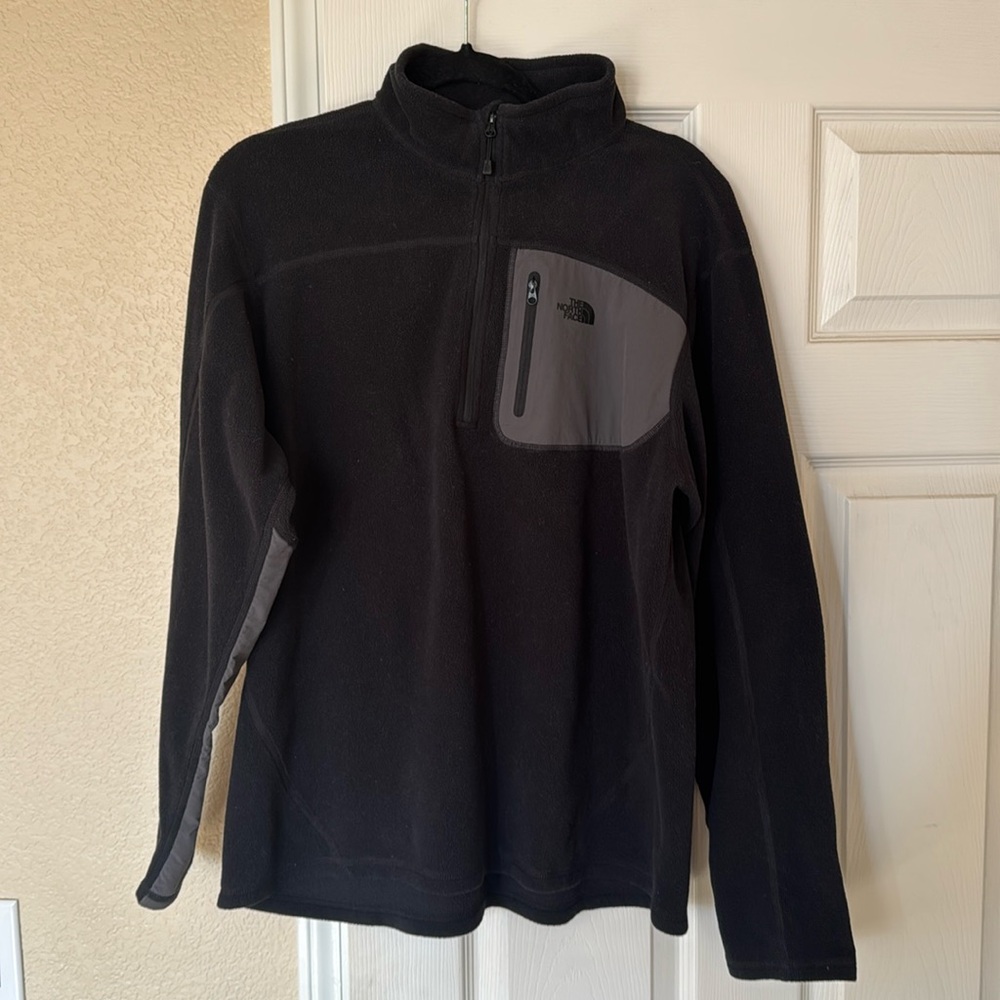 Men’s fleece north face 1/4 zip, black with gray, size large